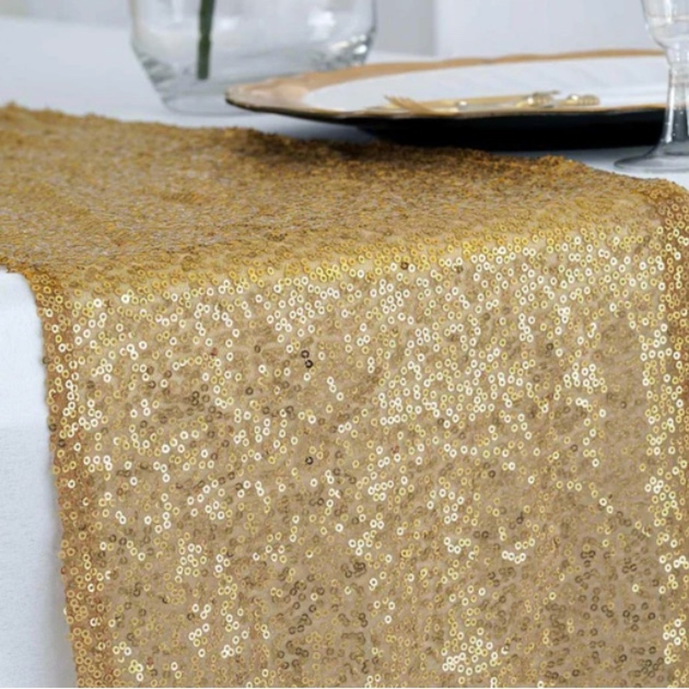 3 gold table runners